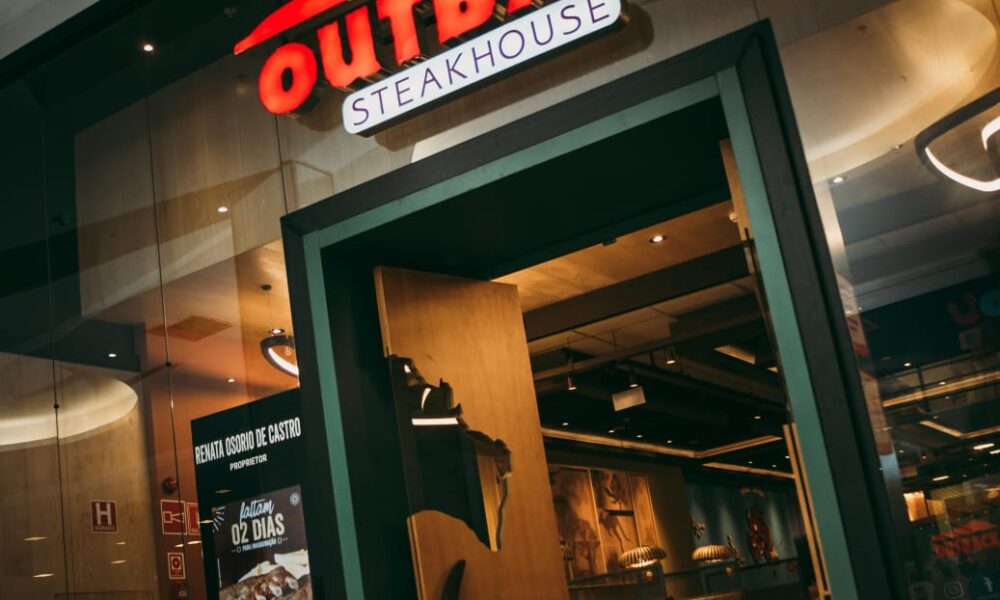 Vídeo: Com investimento de R$ 5 milhões, Outback abre as portas em Campos